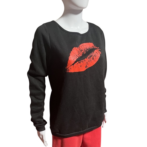 Lips Top - Picture 2 of 6